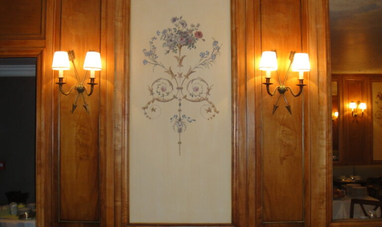 LADUREE ROYAL STREET RENACIMIENTO DE UN MITO - Acerta